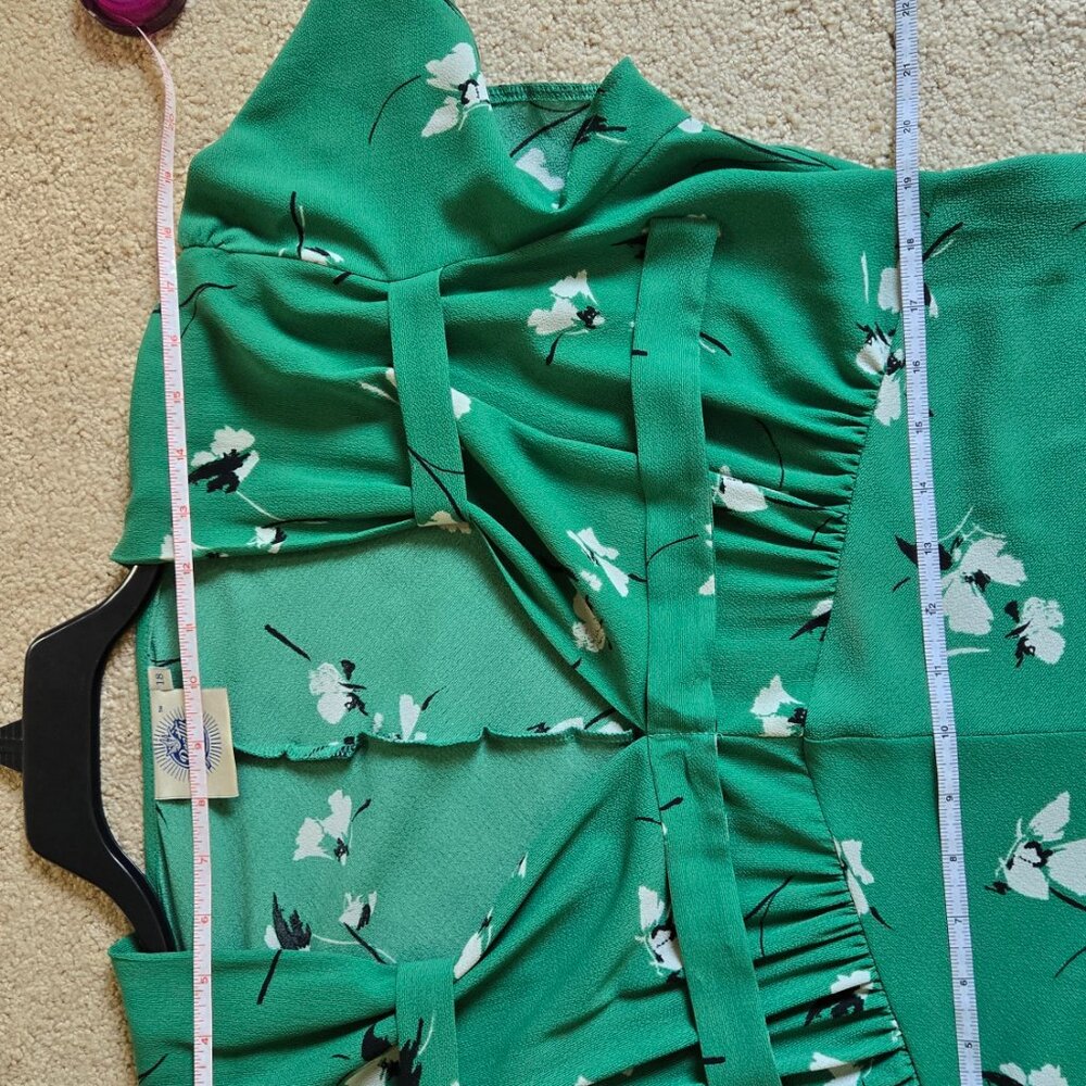 Pretty Green Midi-Dress, Retro 40's styling, Size 18 (fits a size 16) - Picture 4 of 14